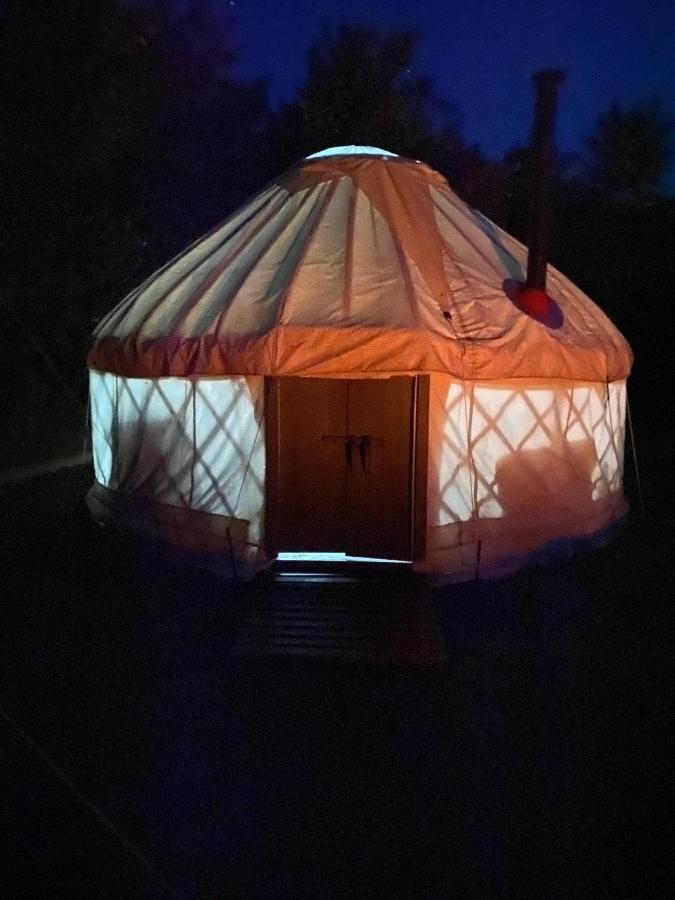 Mill Haven Place Glamping-Yurt 2 Хаверфордуэст Экстерьер фото